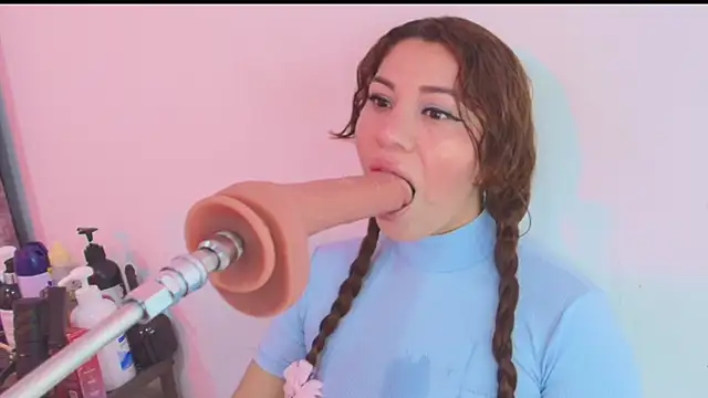 hade cute online show from December 2024 03:00:02 PM