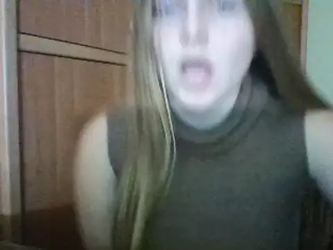 Snapshot of Evasapples chatting on December 2024 05:55:01 PM Evasapples online show from December 2024 05:55:01 PM