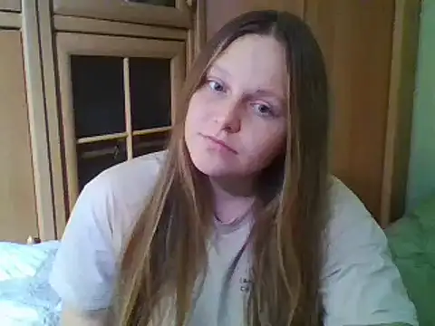 Snapshot of Evasapples chatting on December 2024 12:40:02 AM Evasapples online show from December 2024 12:40:02 AM
