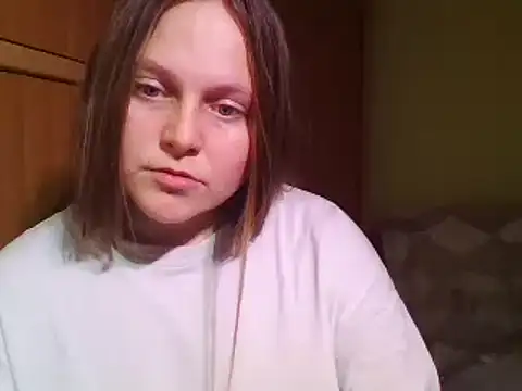 Snapshot of Evasapples chatting on December 2024 05:10:02 PM Evasapples online show from December 2024 05:10:02 PM