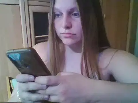 Snapshot of Evasapples chatting on February 2025 09:15:02 PM Evasapples online show from February 2025 09:15:02 PM