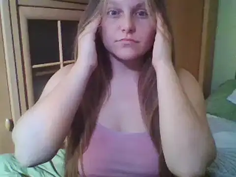 Snapshot of Evasapples chatting on February 2025 05:01:01 PM Evasapples online show from February 2025 05:01:01 PM