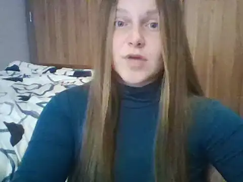 Snapshot of Evasapples chatting on February 2025 02:14:02 PM Evasapples online show from February 2025 02:14:02 PM