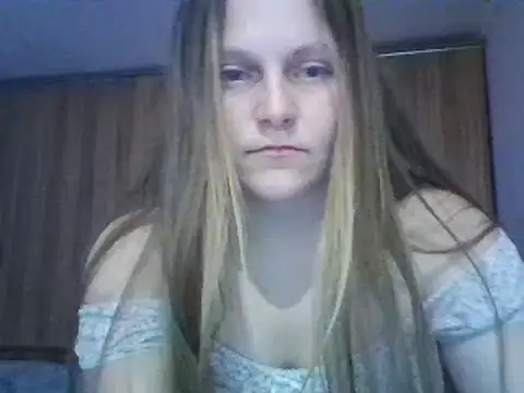 Snapshot of Evasapples chatting on March 2025 03:59:02 PM Evasapples online show from March 2025 03:59:02 PM