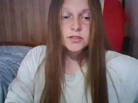 Snapshot of Evasapples chatting on March 2025 10:32:02 PM Evasapples online show from March 2025 10:32:02 PM