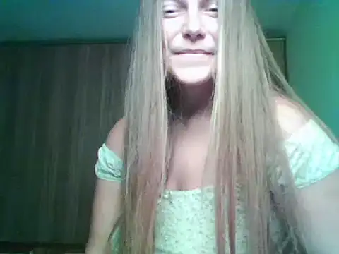 Snapshot of Evasapples chatting on September 2025 03:23:02 PM Evasapples online show from September 2025 03:23:02 PM