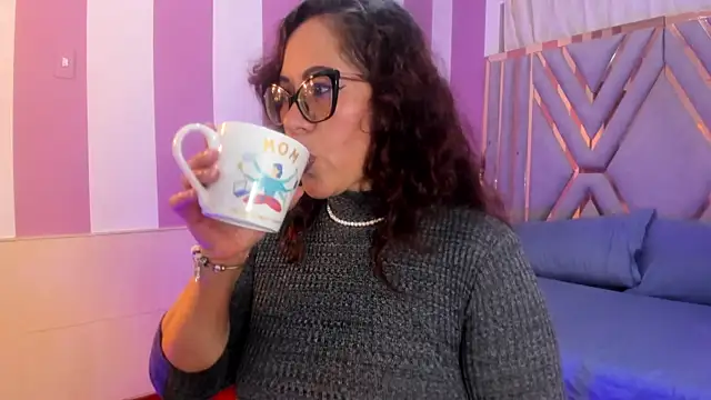 maria paulac online show from March 2025 05:02:01 AM