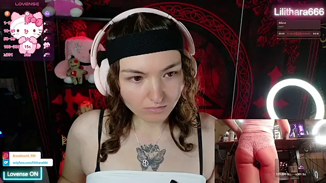 BrandiWRLD 999 online show from December 2025 08:14:01 PM