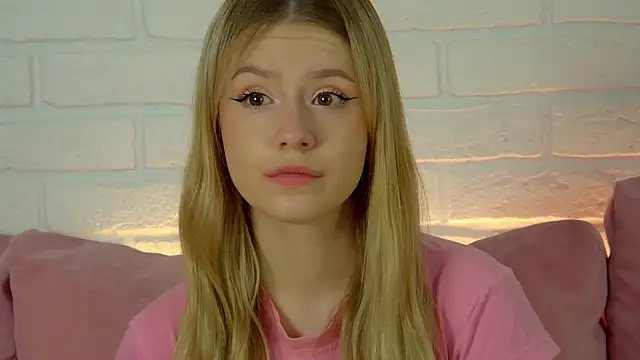 MilanaBalmain online show from September 2025 04:03:01 AM