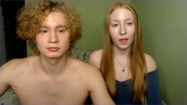 Snapshot of AliceStoneJhonyStone chatting on October 2025 04:58:01 PM AliceStoneJhonyStone online show from October 2025 04:58:01 PM