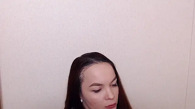 Avylew online show from February 2025 07:28:02 PM