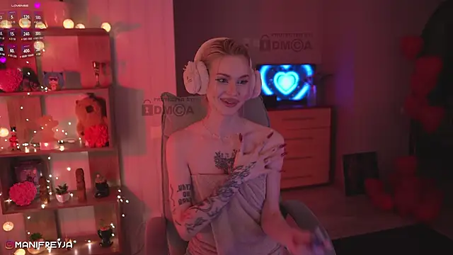 ManiFreyja online show from March 2025 10:38:02 PM