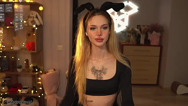 ManiFreyja online show from October 2025 09:13:01 PM