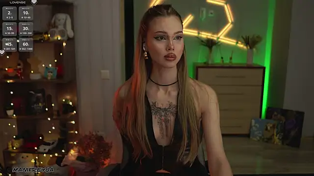 ManiFreyja online show from November 2025 09:58:01 PM