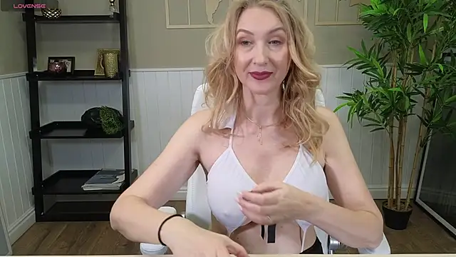 LadyLeea online show from January 2025 06:20:01 AM