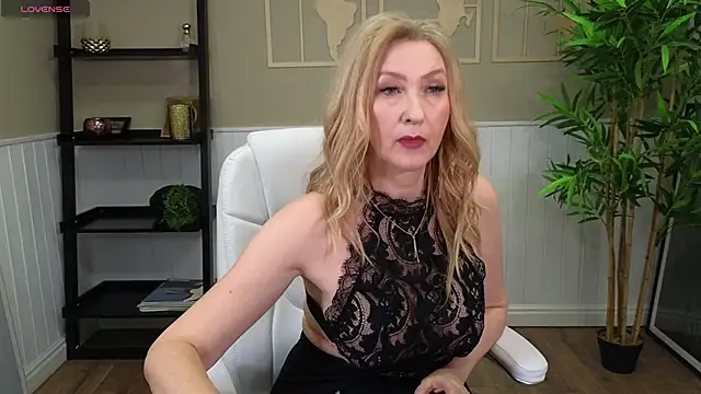 LadyLeea online show from January 2025 09:02:01 AM