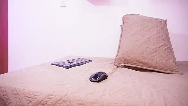 Snapshot of samantha_sw chatting on September 2025 03:08:02 AM samantha sw online show from September 2025 03:08:02 AM