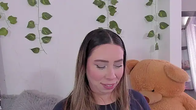 Snapshot of JanneKim chatting on October 2025 06:28:01 PM JanneKim online show from October 2025 06:28:01 PM