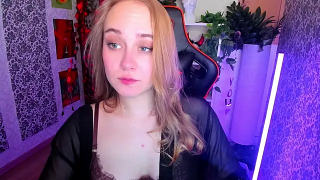 LianaBright online show from February 2026 02:18:02 AM