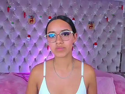 Snapshot of Harii_02 chatting on December 2024 09:33:02 AM Harii 02 online show from December 2024 09:33:02 AM