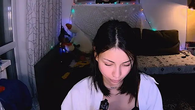 valorant girl online show from January 2025 05:43:02 PM