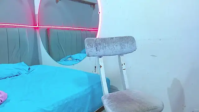 minimi naty online show from December 2024 08:00:01 PM