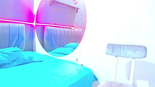 minimi naty online show from February 2025 10:30:01 PM