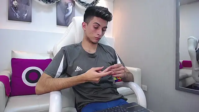 MrWilliseo online show from December 2024 11:27:02 PM