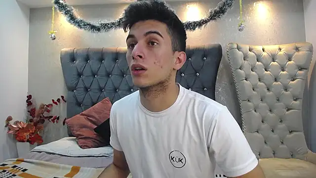 MrWilliseo online show from December 2024 07:50:02 PM