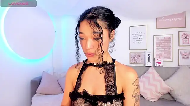 Snapshot of Crystal_Dluna chatting on February 2025 12:37:01 PM Crystal Dluna online show from February 2025 12:37:01 PM