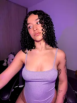 Snapshot of Crystal_Dluna chatting on October 2025 05:48:02 PM Crystal Dluna online show from October 2025 05:48:02 PM