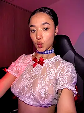 Snapshot of Crystal_Dluna chatting on November 2025 09:26:02 PM Crystal Dluna online show from November 2025 09:26:02 PM