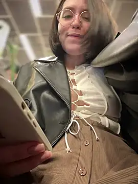 meow girl online show from January 2025 03:17:02 PM