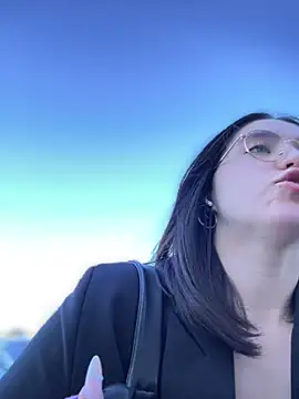 meow girl online show from September 2025 08:29:01 AM