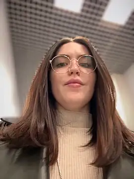 meow girl online show from October 2025 11:00:02 AM