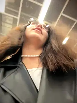 meow girl online show from November 2025 11:18:02 AM