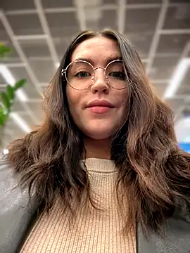 meow girl online show from November 2025 08:02:01 AM