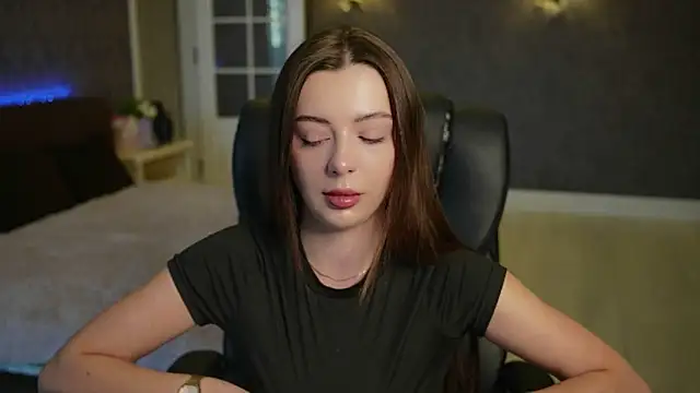 DinaCandy online show from March 2026 08:17:01 AM