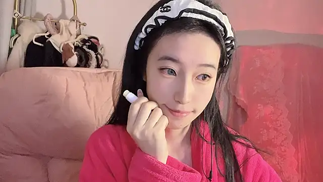 JennieKim RoseannePark online show from February 2025 02:46:02 PM