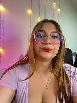 Snapshot of julieta_baron chatting on February 2025 09:56:02 PM julieta baron online show from February 2025 09:56:02 PM