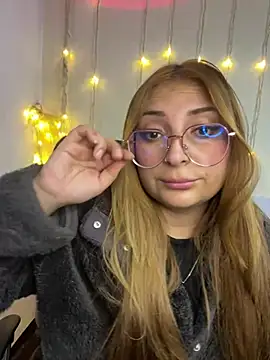 Snapshot of julieta_baron chatting on March 2025 02:05:02 AM julieta baron online show from March 2025 02:05:02 AM