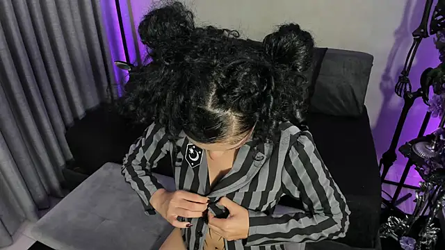 Morgan Hilll  online show from October 2025 01:10:01 PM