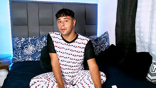 beautiful james online show from January 2025 01:03:01 AM