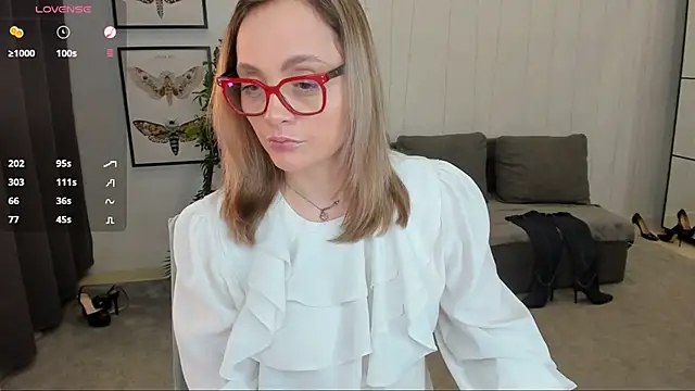 Snapshot of AdelaideRosabel chatting on December 2024 01:40:01 AM AdelaideRosabel online show from December 2024 01:40:01 AM