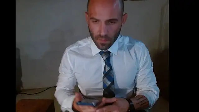 Snapshot of TheNakedPreacher chatting on December 2024 08:15:01 PM TheNakedPreacher online show from December 2024 08:15:01 PM