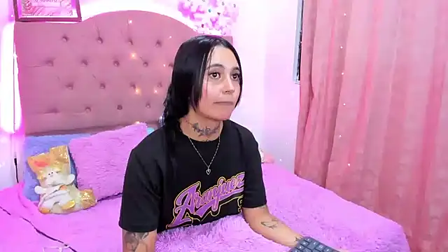Snapshot of _Mia__9 chatting on December 2024 02:21:02 AM Mia 9 online show from December 2024 02:21:02 AM