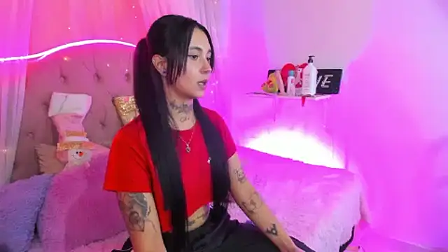 Snapshot of _Mia__9 chatting on February 2025 12:21:01 AM Mia 9 online show from February 2025 12:21:01 AM