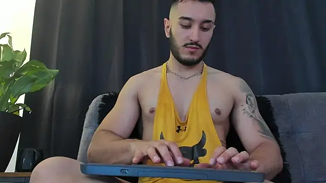 Zionmattis online show from December 2024 10:28:02 PM