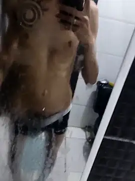 Snapshot of Juliano69xv chatting on March 2025 01:32:02 AM Juliano69xv online show from March 2025 01:32:02 AM