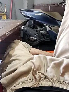 Juliano69xv online show from February 2026 07:06:01 PM